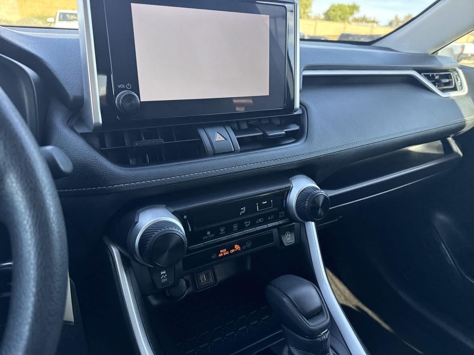 Thumbnail: 2024 Toyota RAV4 - 20