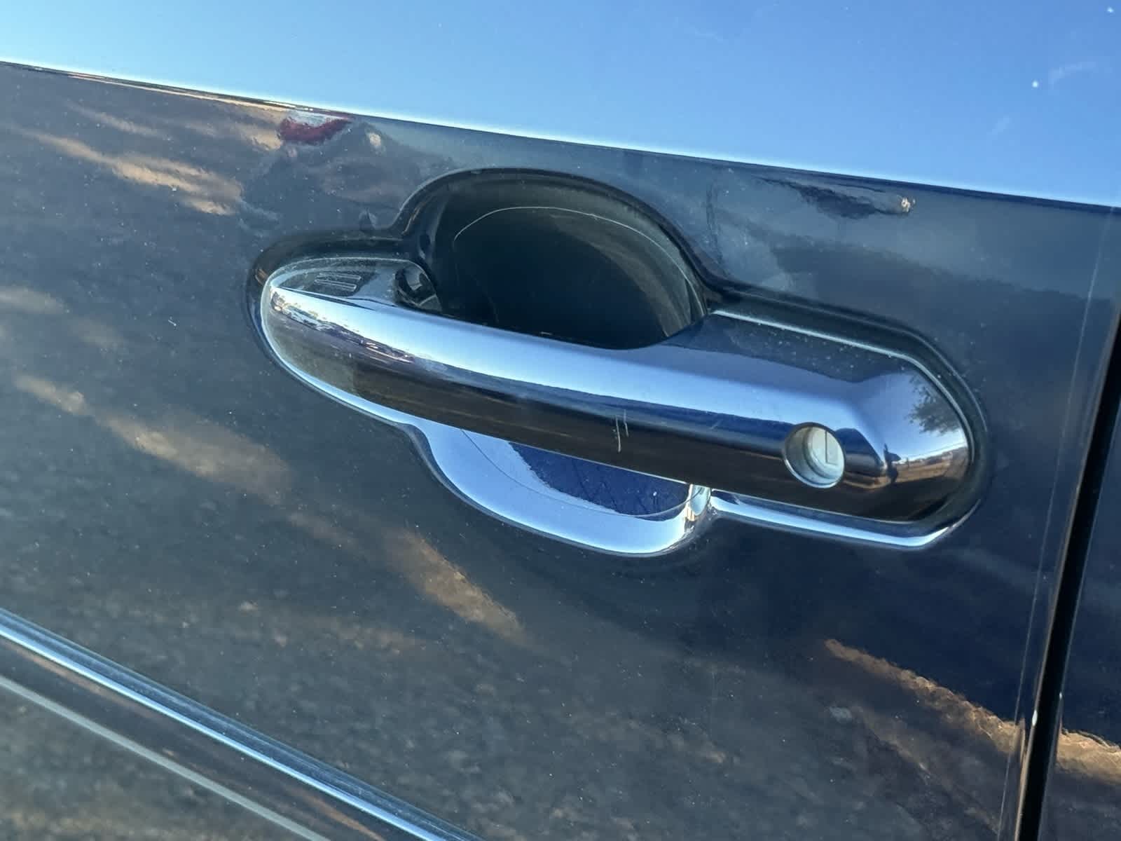 Thumbnail: 2019 Toyota RAV4 - 17