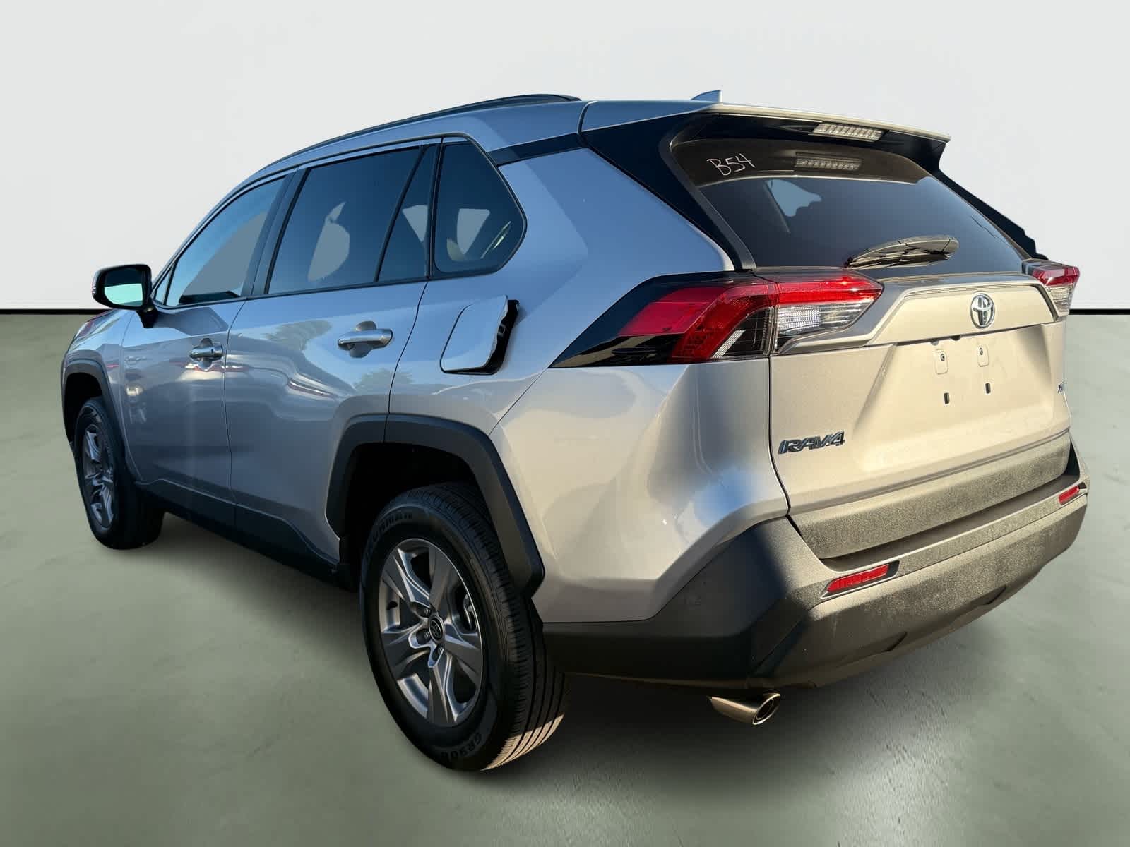 Thumbnail: 2022 Toyota RAV4 - 3