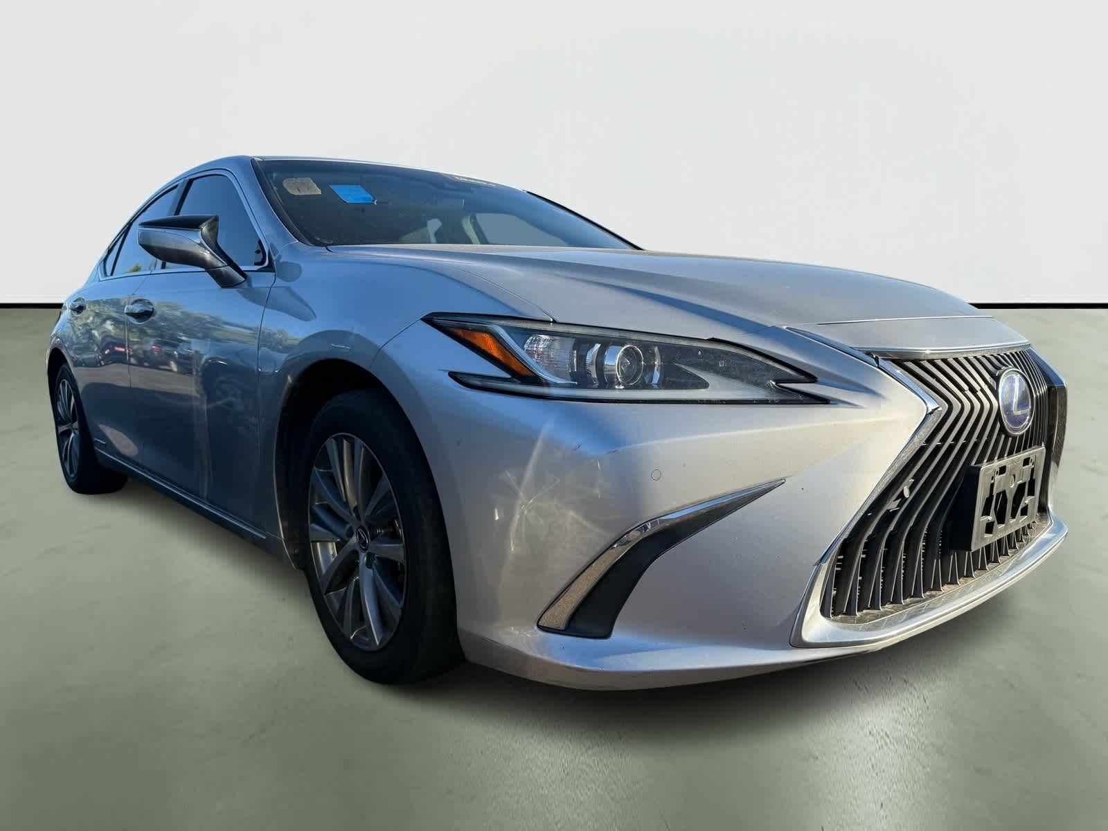 Thumbnail: 2020 Lexus ES - 5