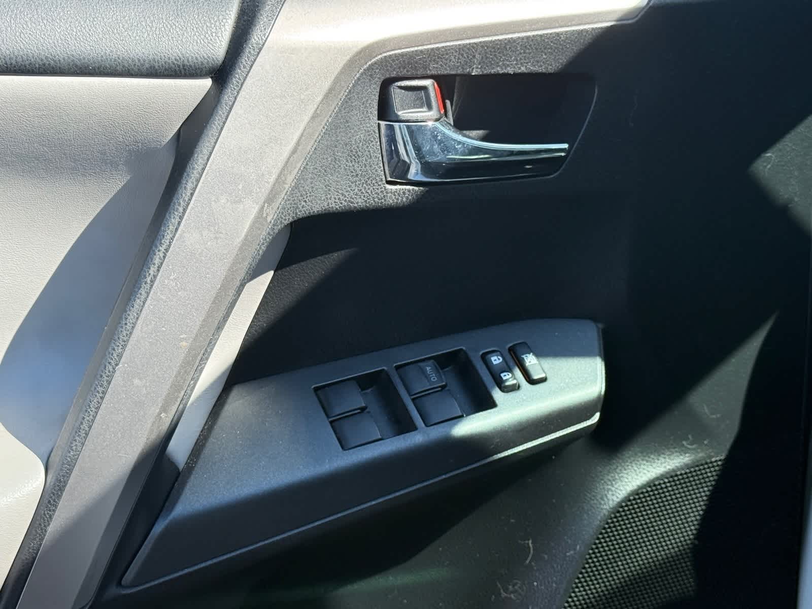 Thumbnail: 2017 Toyota RAV4 - 13