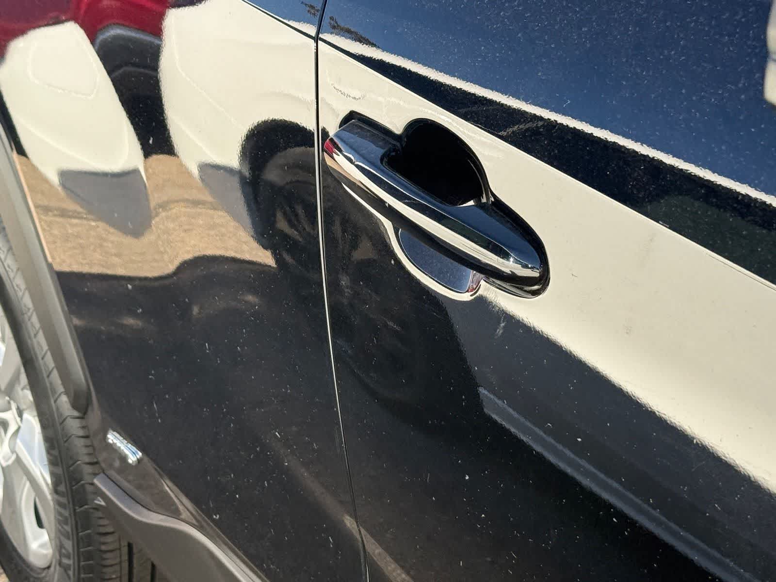 Thumbnail: 2021 Toyota RAV4 - 7