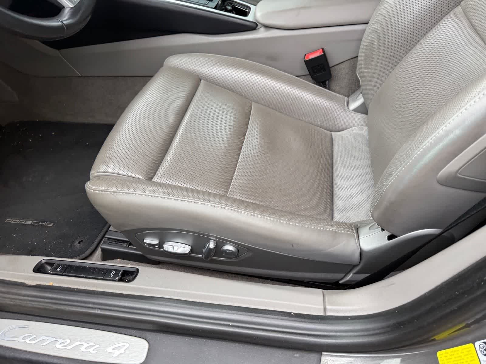 Thumbnail: 2016 Porsche 911 - 14