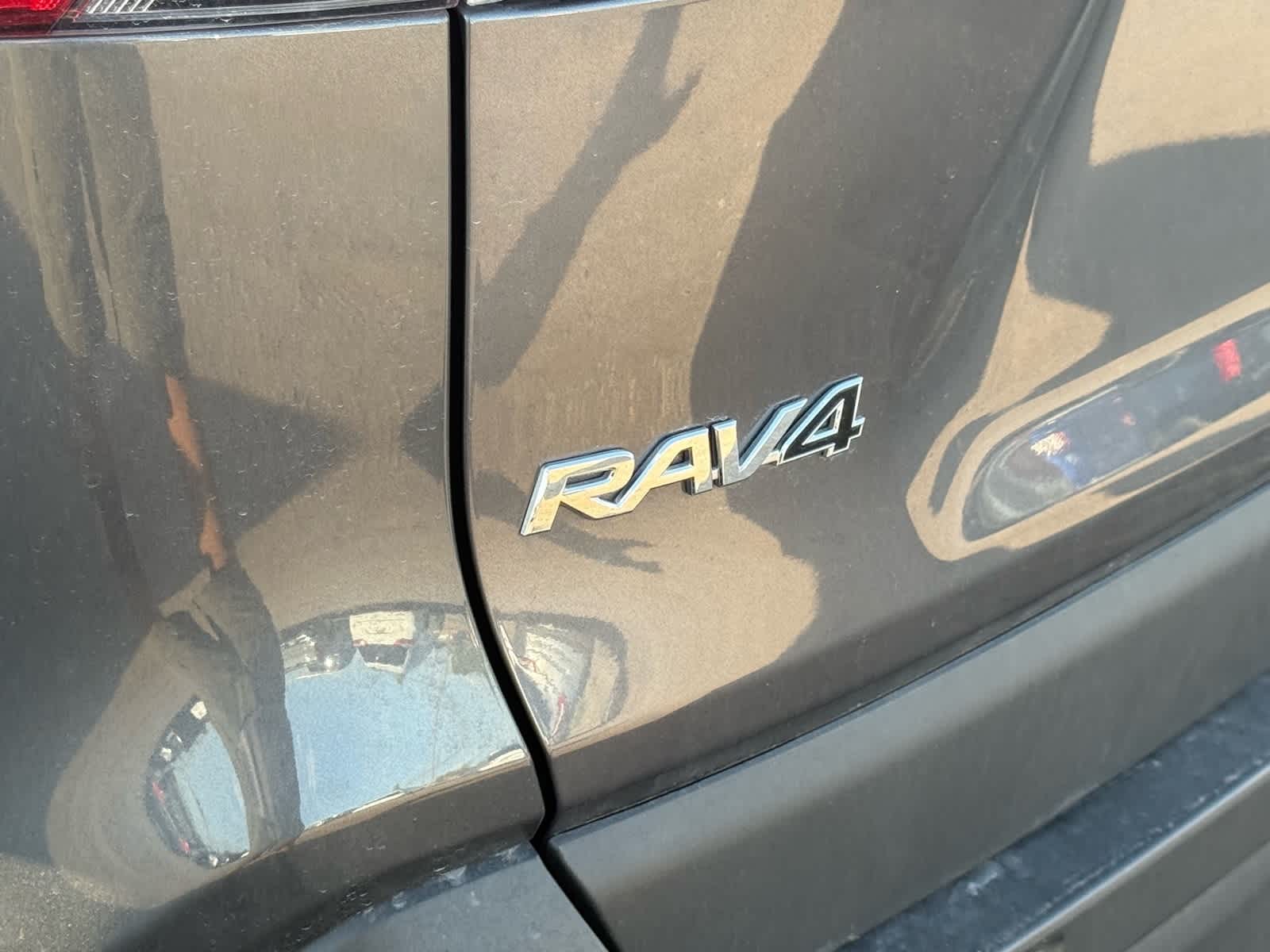 Thumbnail: 2022 Toyota RAV4 - 12