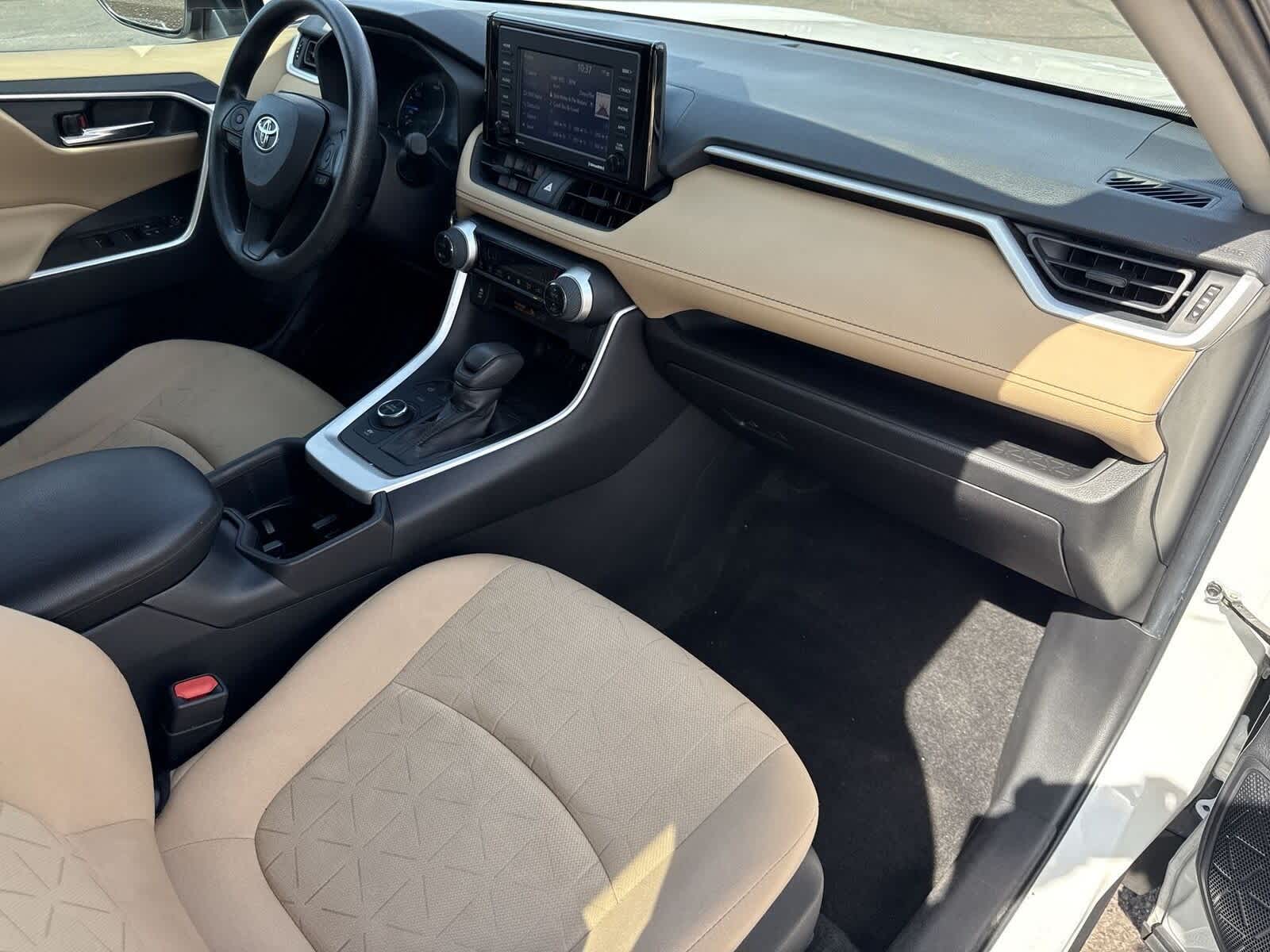 Thumbnail: 2022 Toyota RAV4 - 11