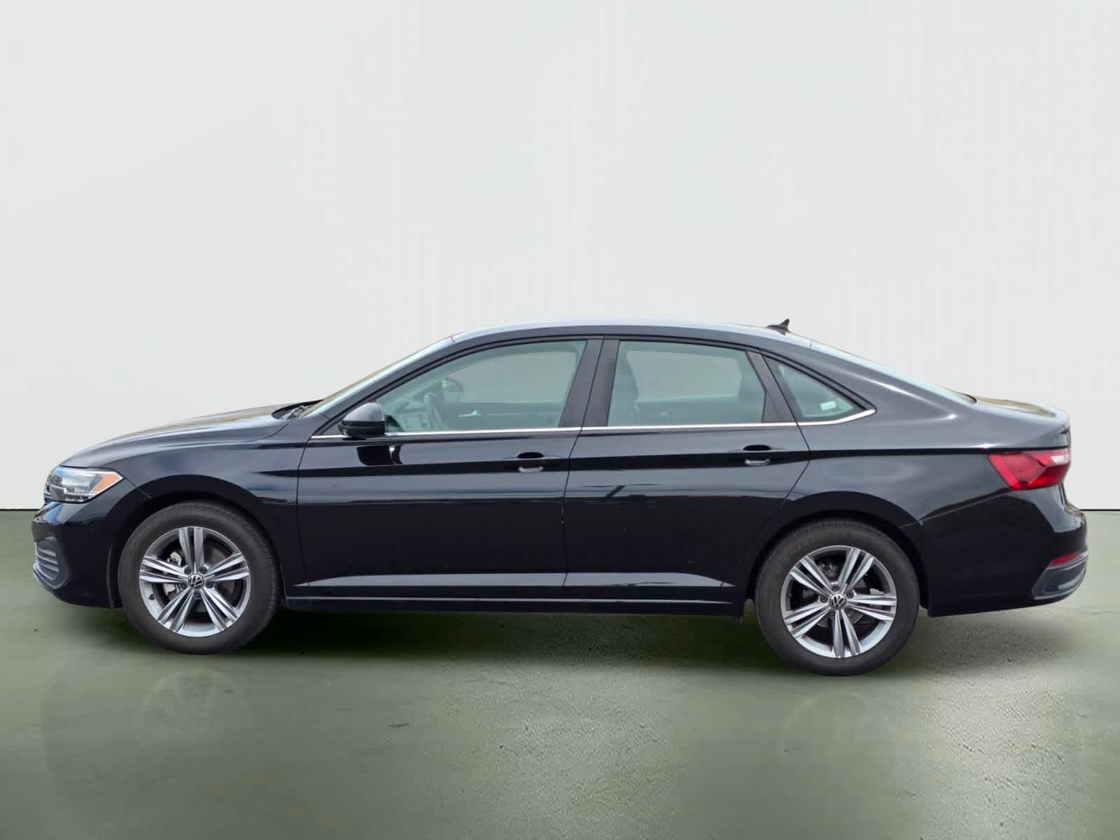 Thumbnail: 2024 Volkswagen Jetta - 3