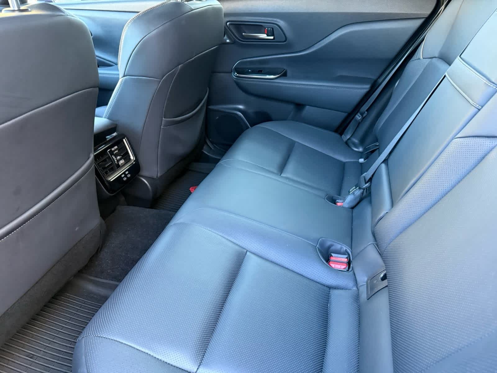 Thumbnail: 2025 Toyota Crown Signia - 17