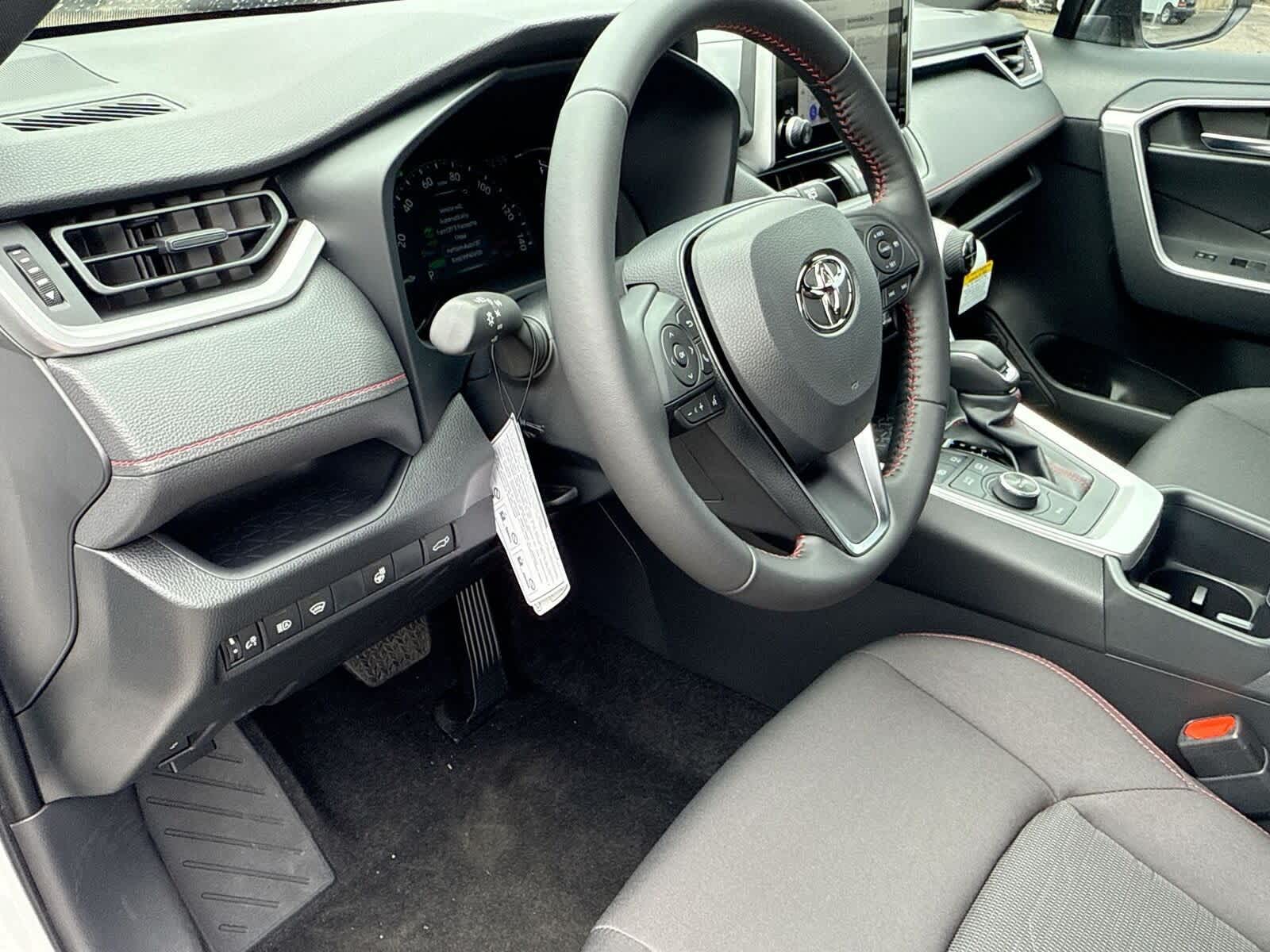 Thumbnail: 2025 Toyota RAV4 - 16