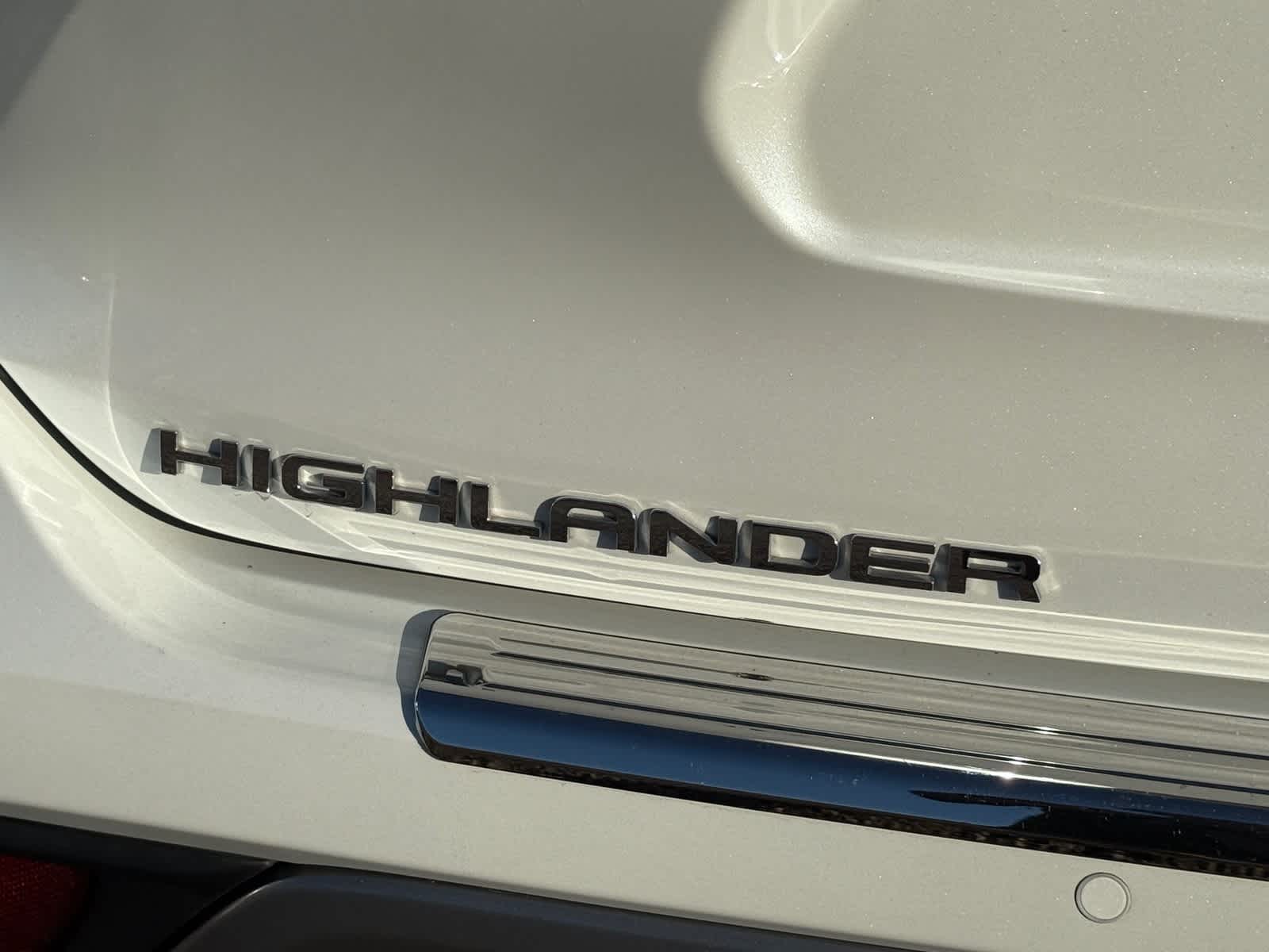 Thumbnail: 2023 Toyota Highlander - 7