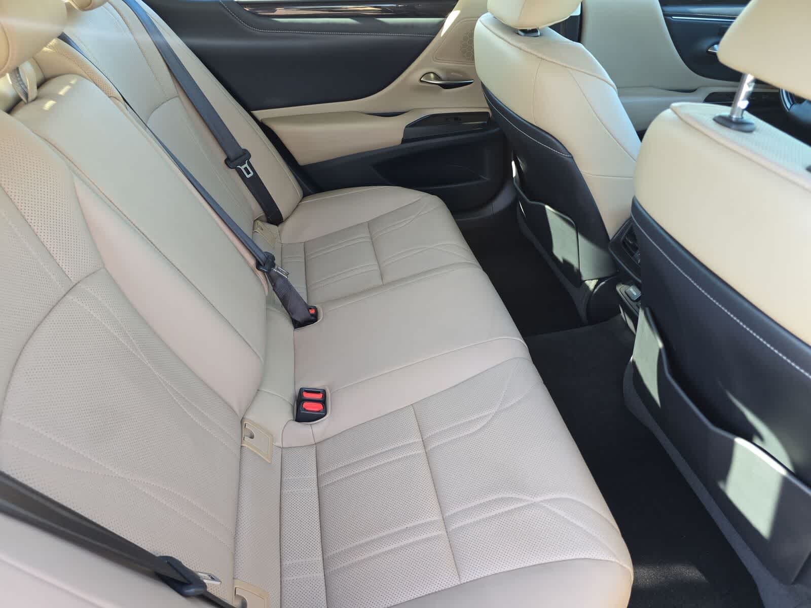 Thumbnail: 2019 Lexus ES - 13