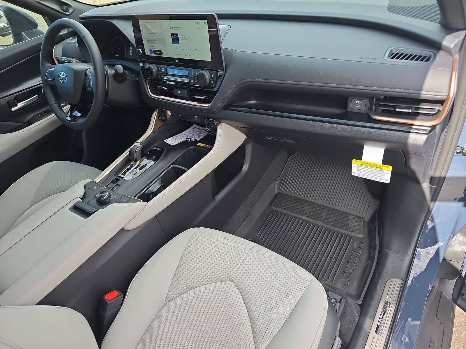 Thumbnail: 2026 Toyota Grand Highlander - 11