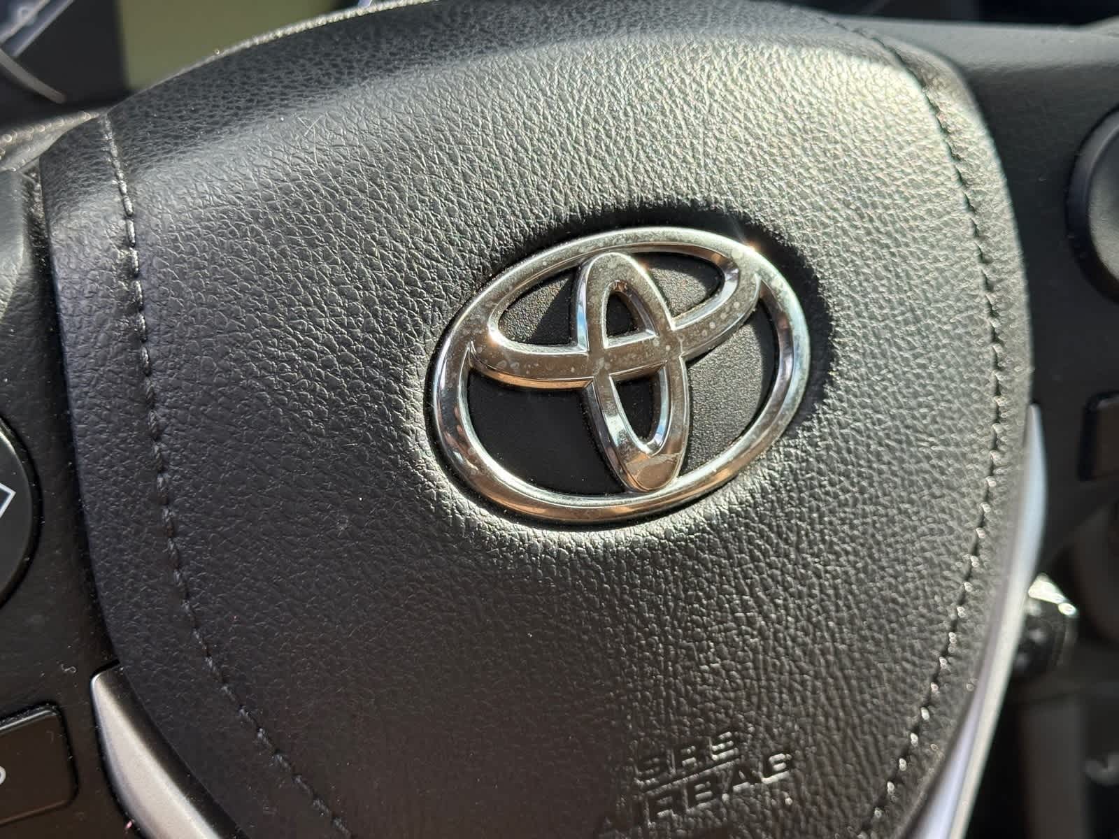 Thumbnail: 2015 Toyota Corolla - 18