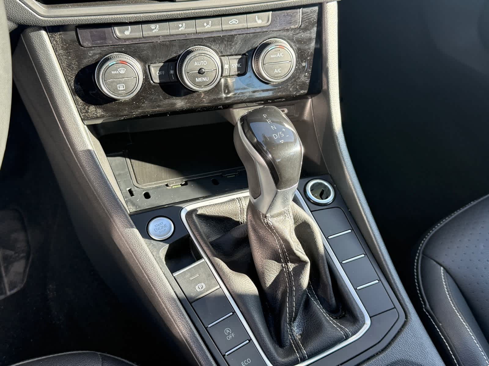 Thumbnail: 2024 Volkswagen Jetta - 21