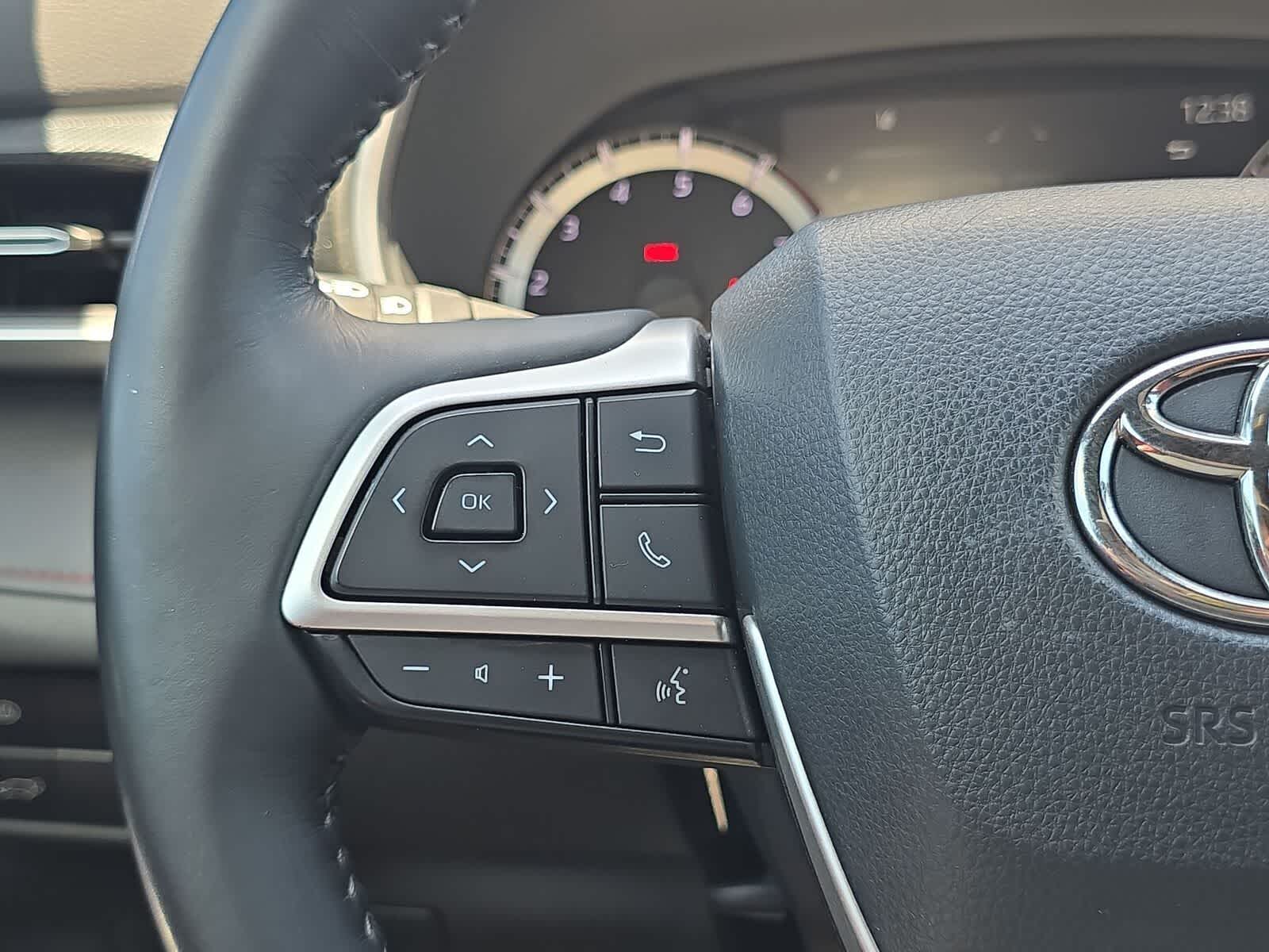 Thumbnail: 2023 Toyota Highlander - 28