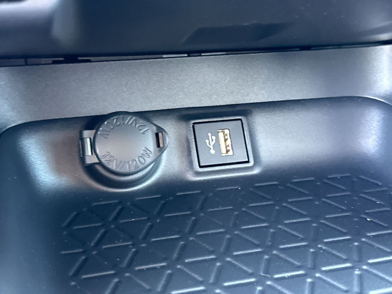 Thumbnail: 2025 Toyota RAV4 - 22