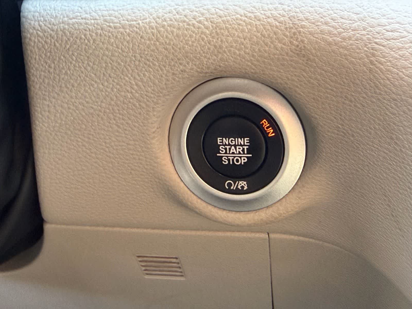 Thumbnail: 2024 Chrysler Pacifica - 17