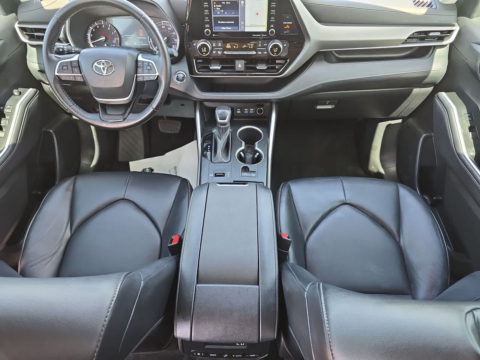 Thumbnail: 2022 Toyota Highlander - 16