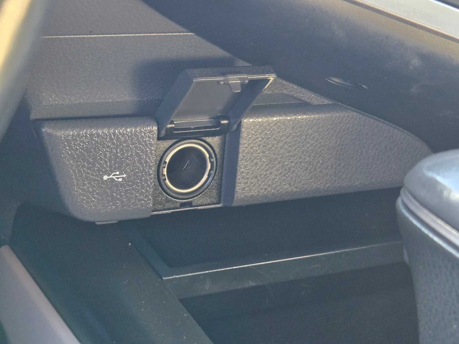 Thumbnail: 2022 Toyota Camry - 10