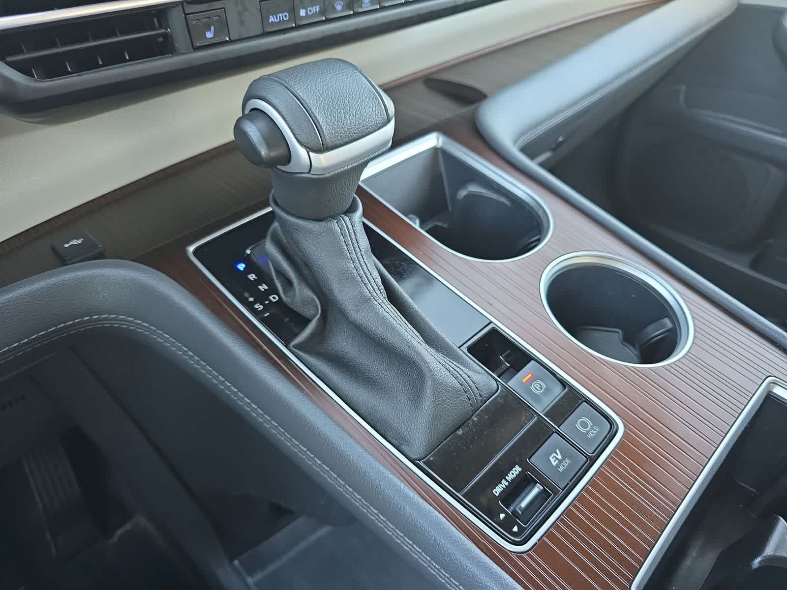 Thumbnail: 2024 Toyota Sienna - 25