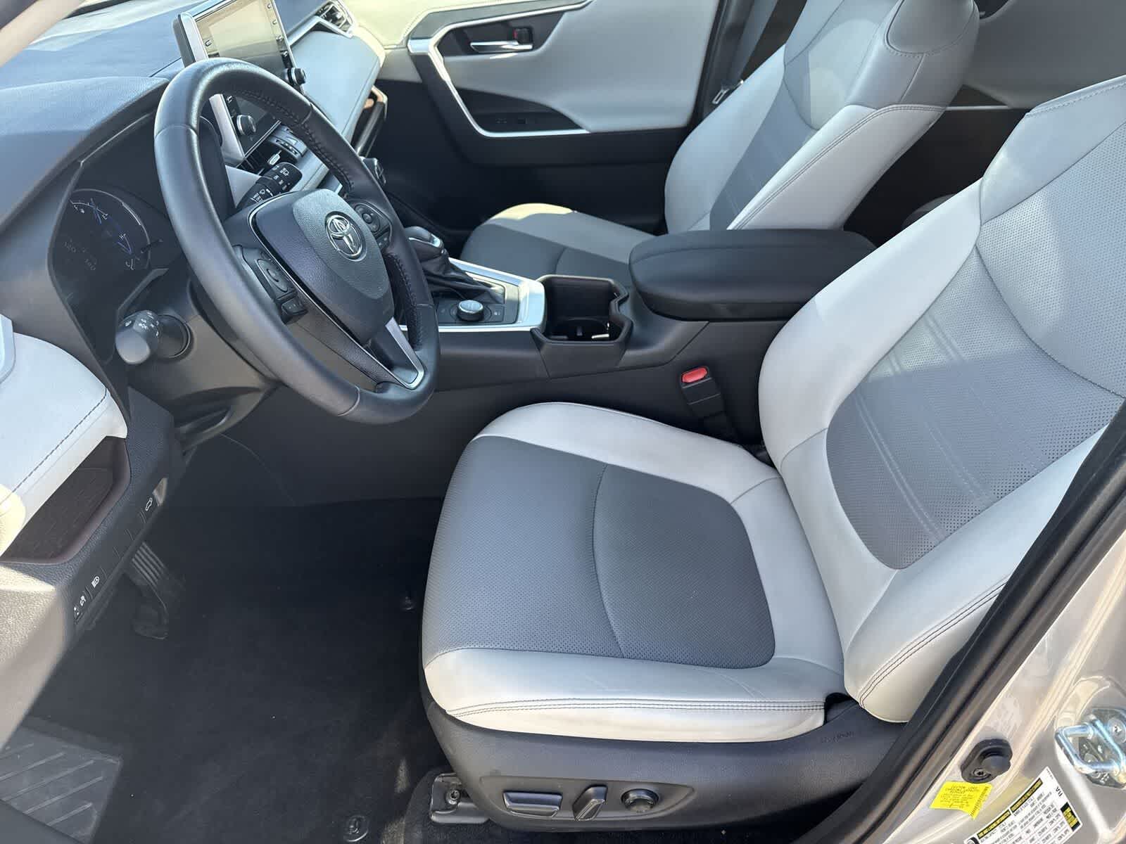 Thumbnail: 2022 Toyota RAV4 - 18