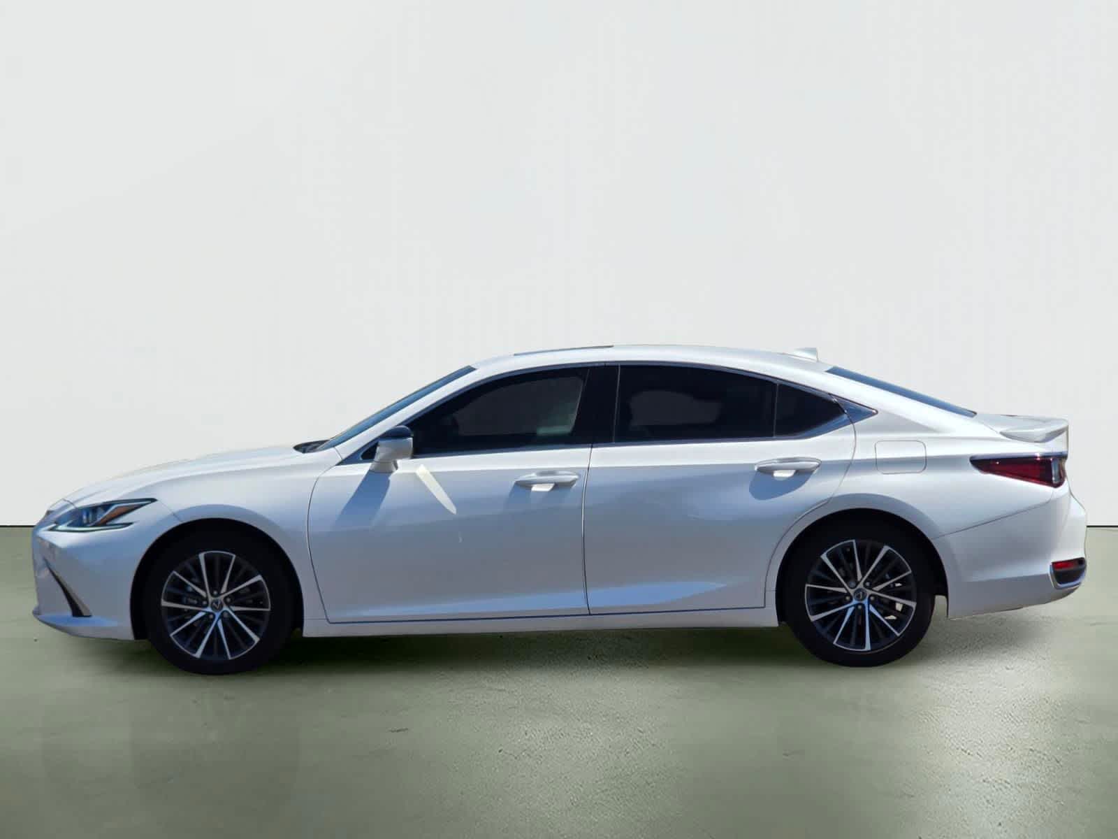Thumbnail: 2025 Lexus ES - 3