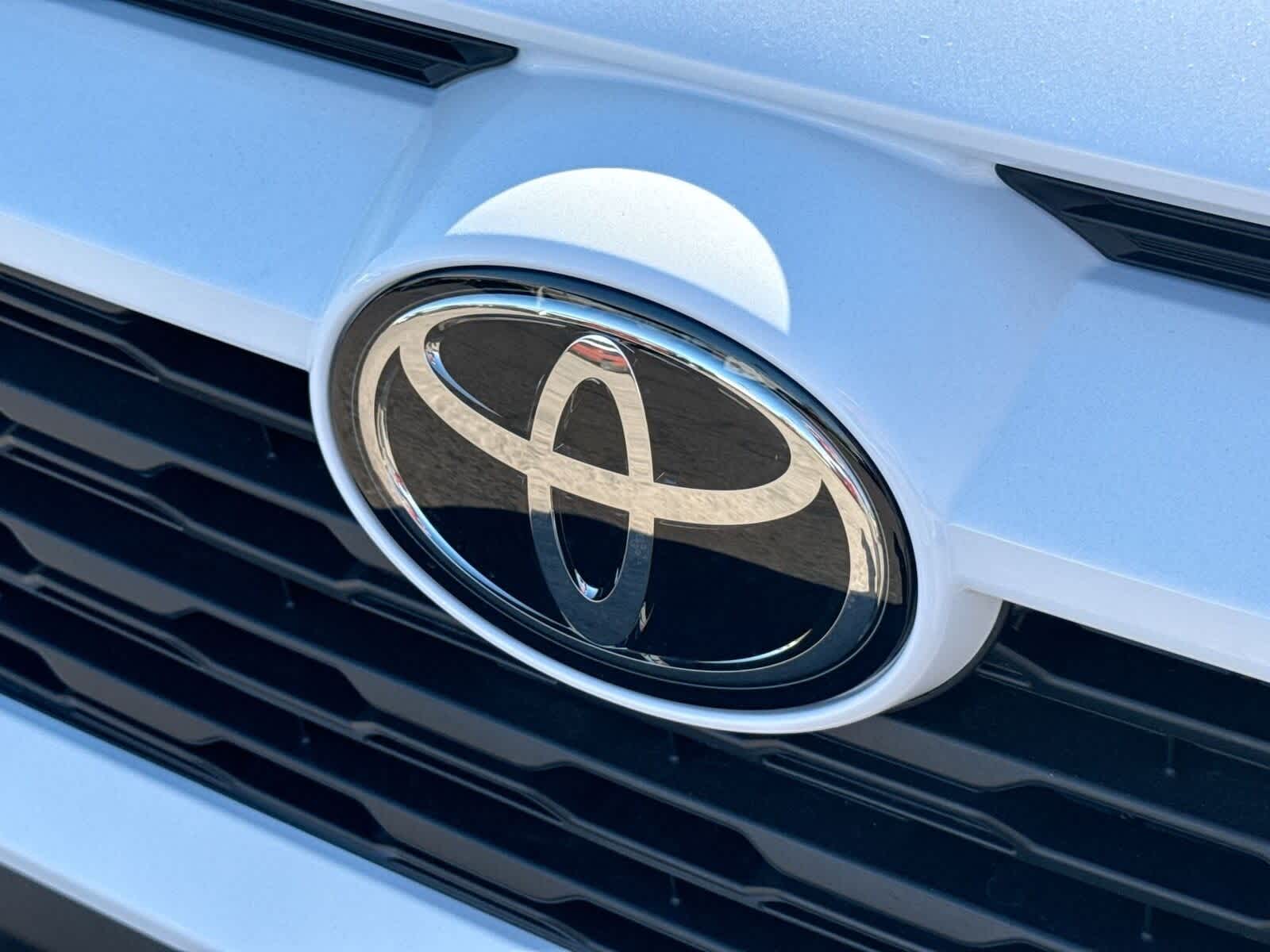 Thumbnail: 2025 Toyota RAV4 - 30