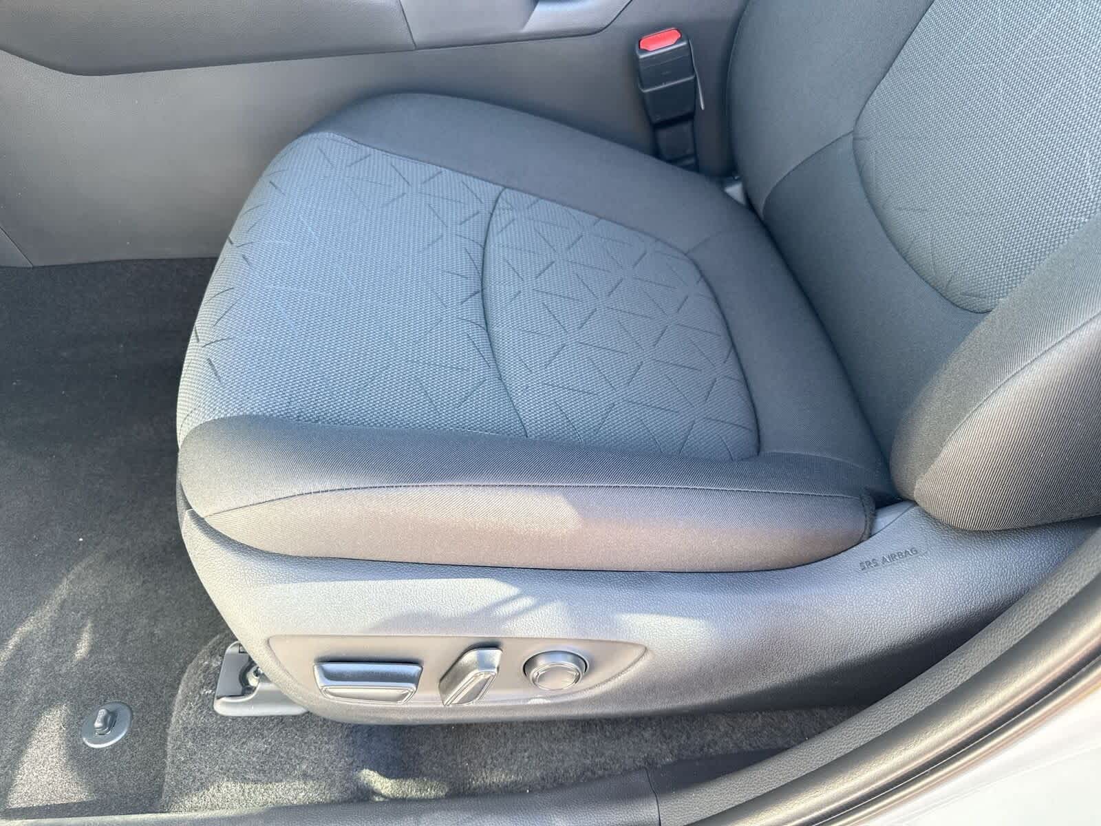 Thumbnail: 2025 Toyota RAV4 - 18