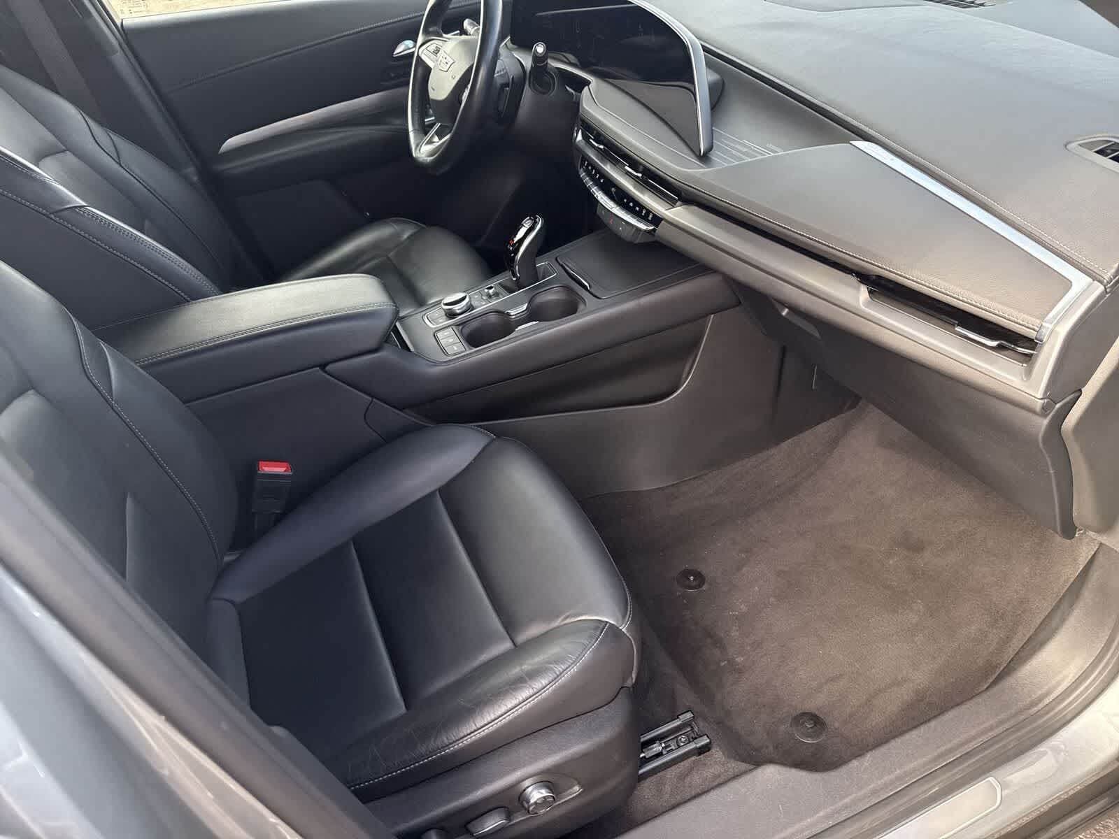 Thumbnail: 2024 Cadillac XT4 - 12