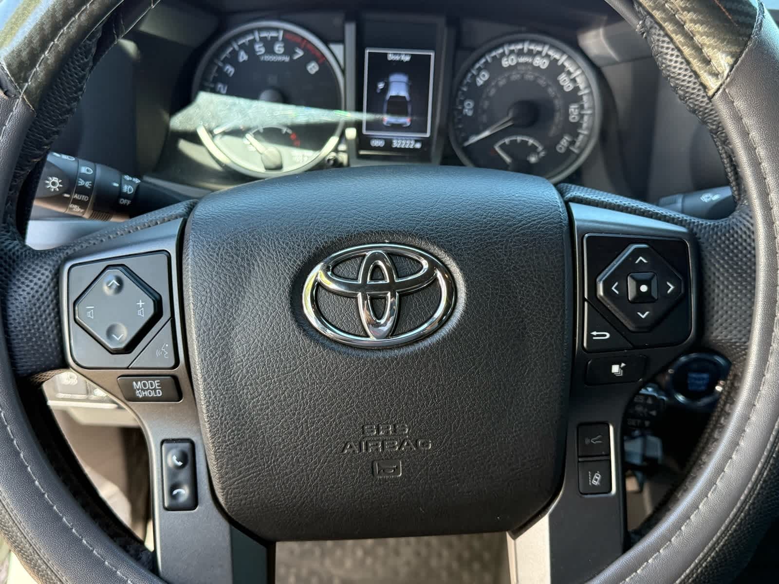 Thumbnail: 2022 Toyota Tacoma - 18