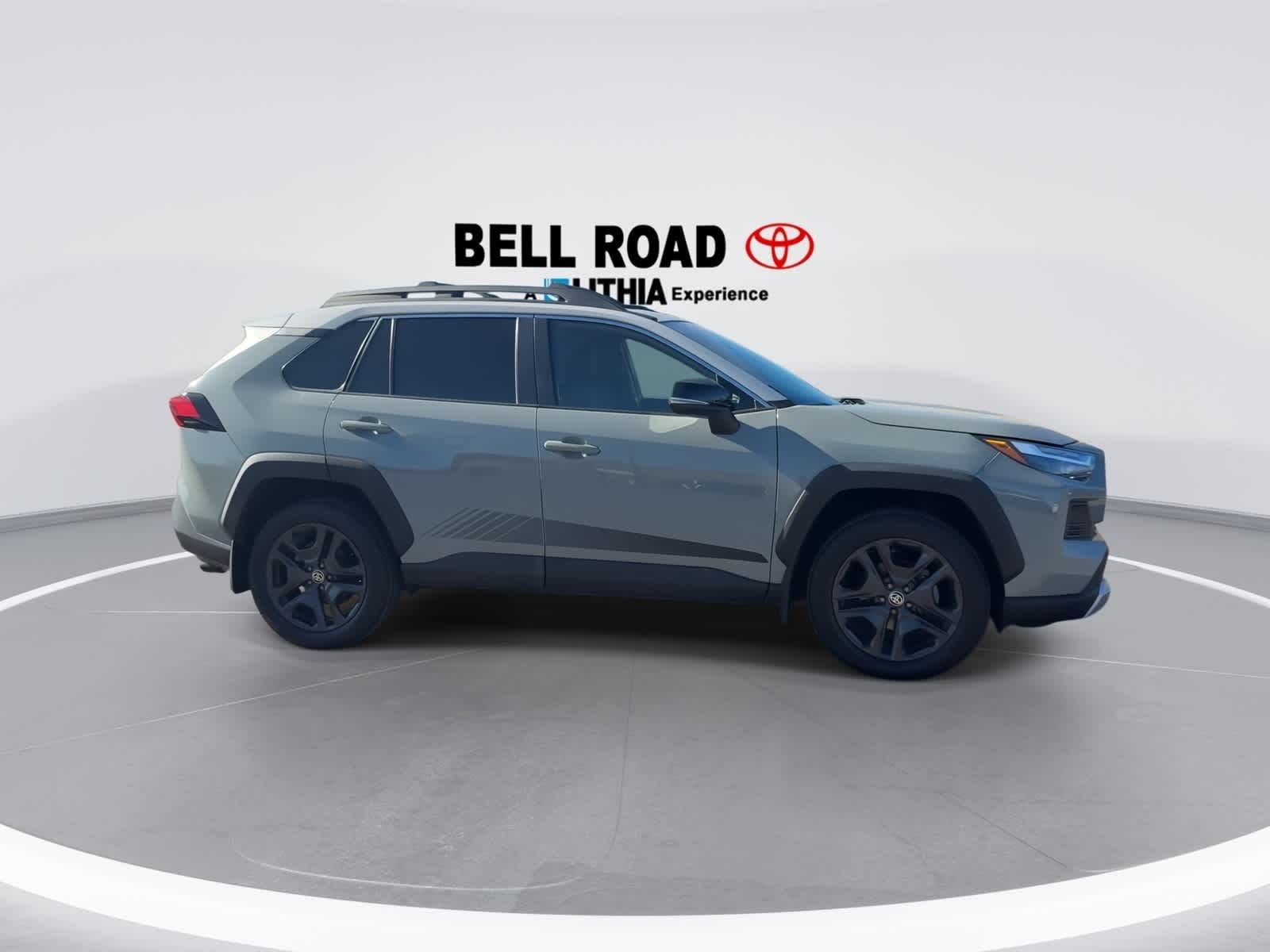 Thumbnail: 2022 Toyota RAV4 - 8