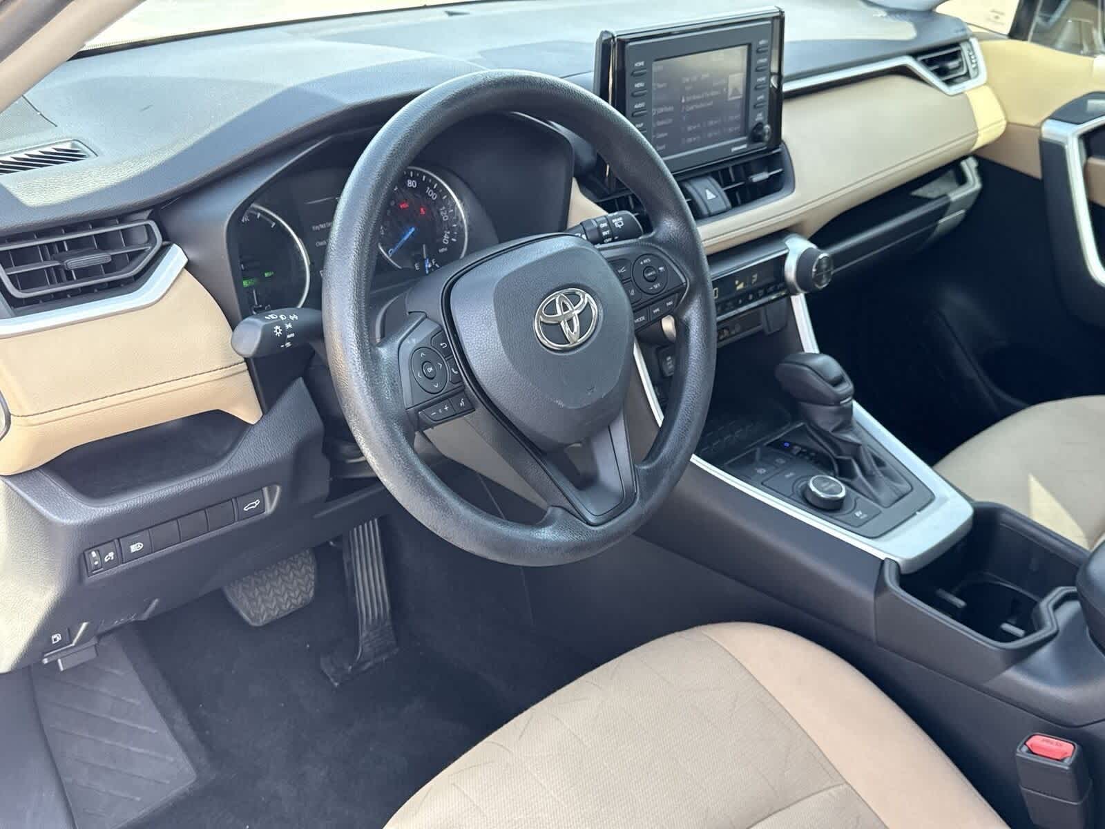Thumbnail: 2022 Toyota RAV4 - 16