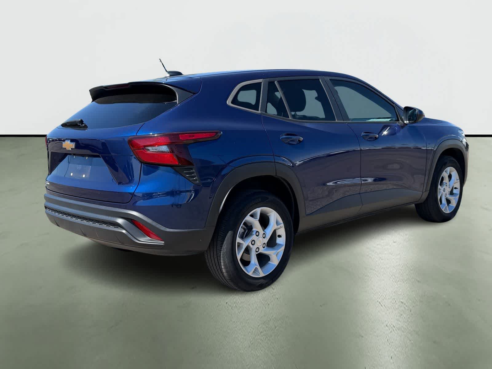 Thumbnail: 2024 Chevrolet Trax - 4