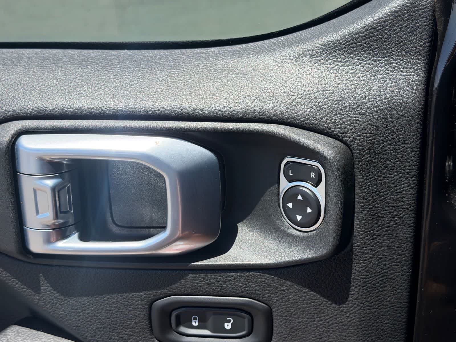 Thumbnail: 2021 Jeep Wrangler - 15