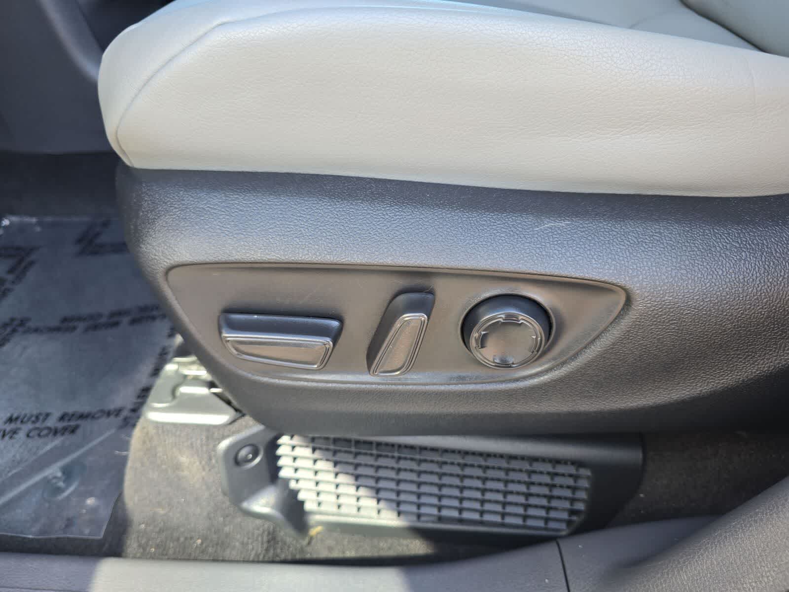 Thumbnail: 2024 Toyota Sienna - 18