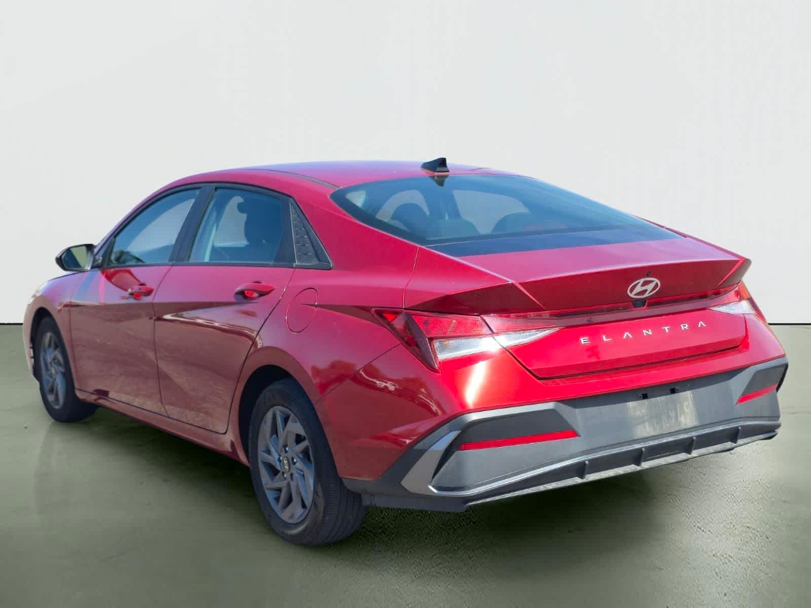 Thumbnail: 2024 Hyundai Elantra - 4