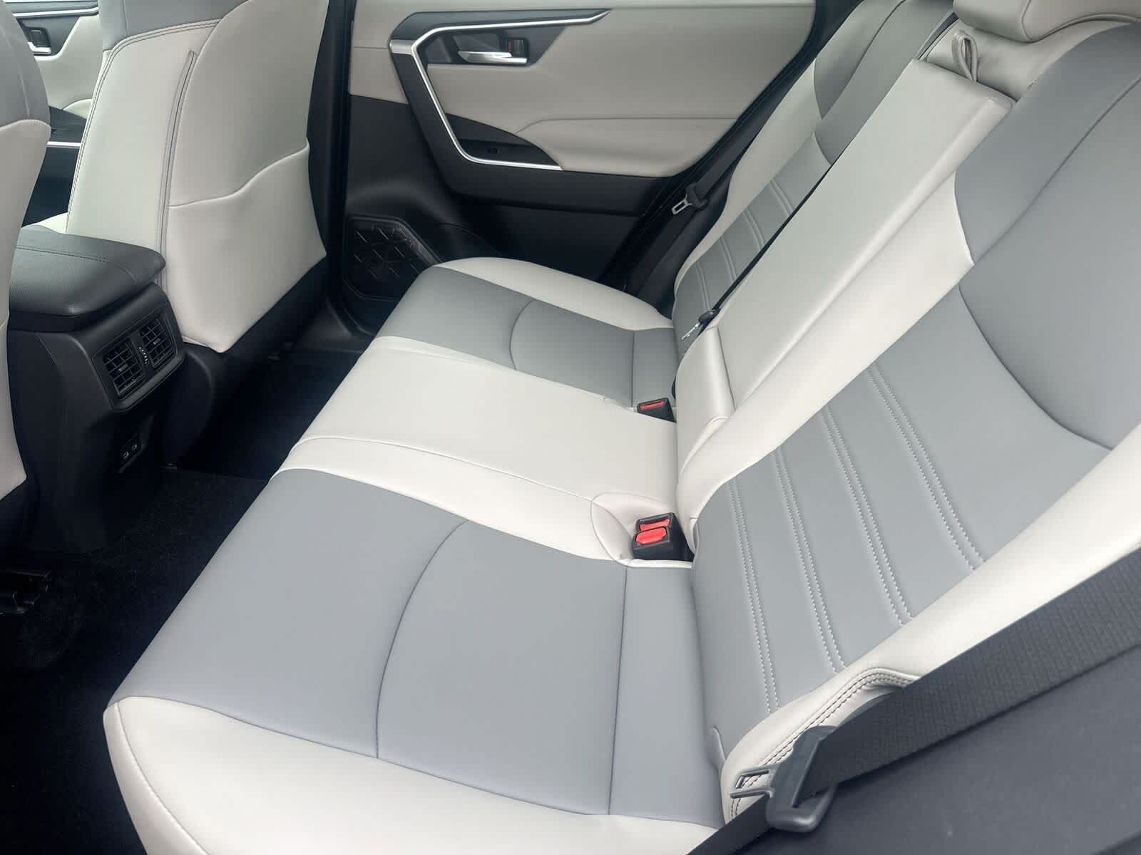 Thumbnail: 2025 Toyota RAV4 - 14