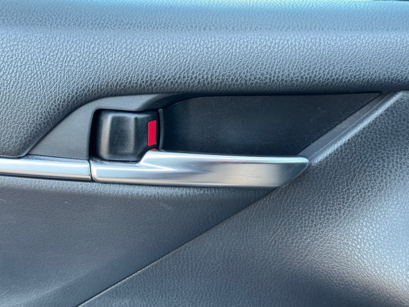 Thumbnail: 2019 Toyota Camry - 16