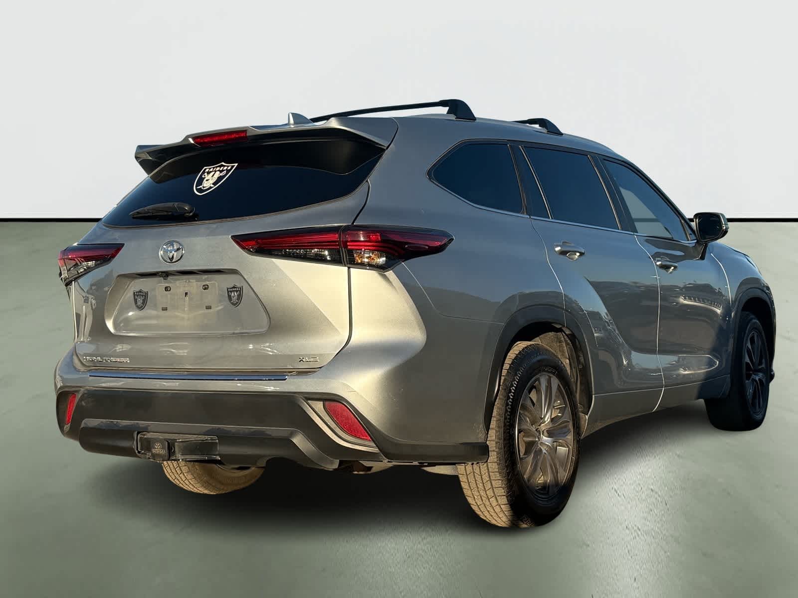 Thumbnail: 2023 Toyota Highlander - 4