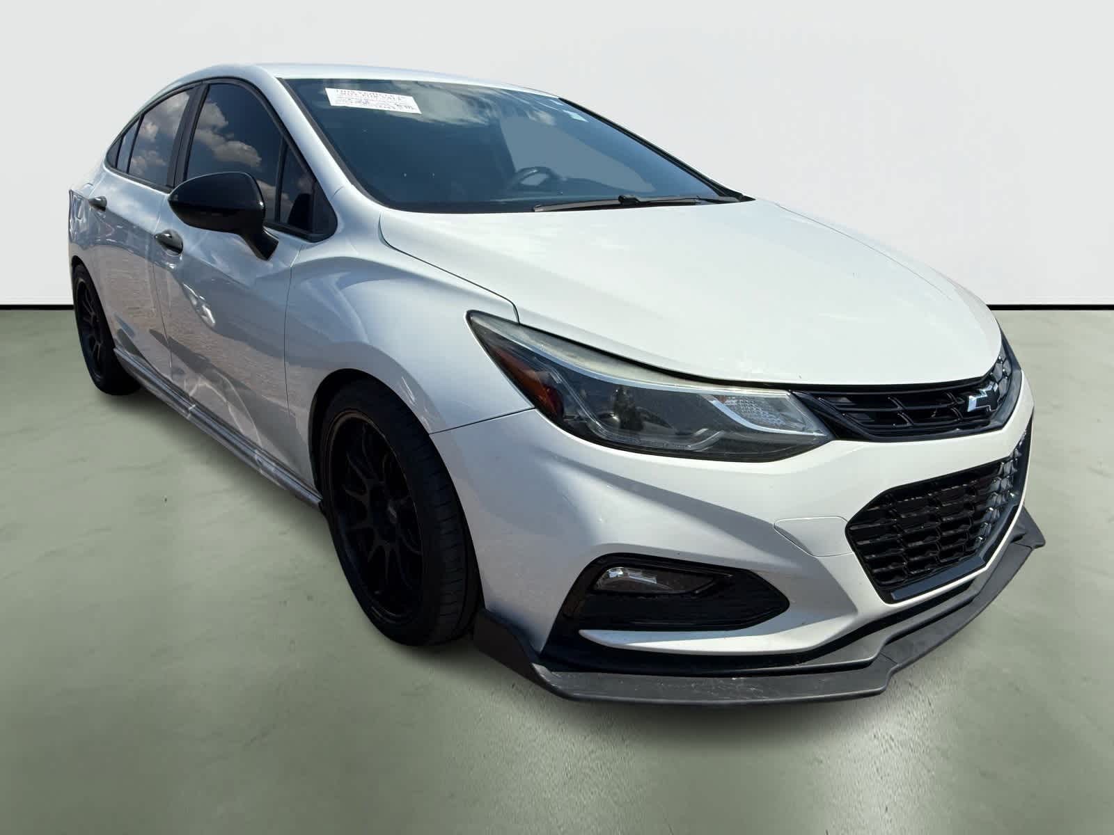 Thumbnail: 2018 Chevrolet Cruze - 5