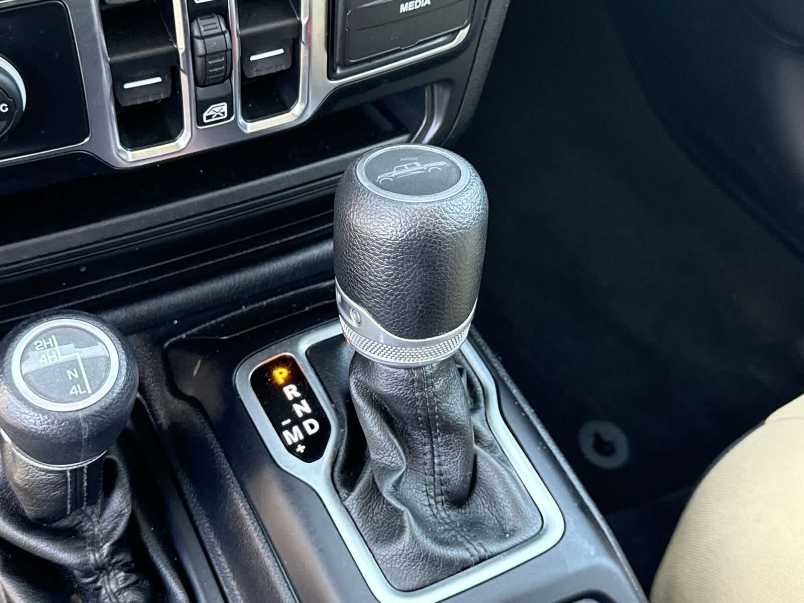 Thumbnail: 2020 Jeep Gladiator - 24