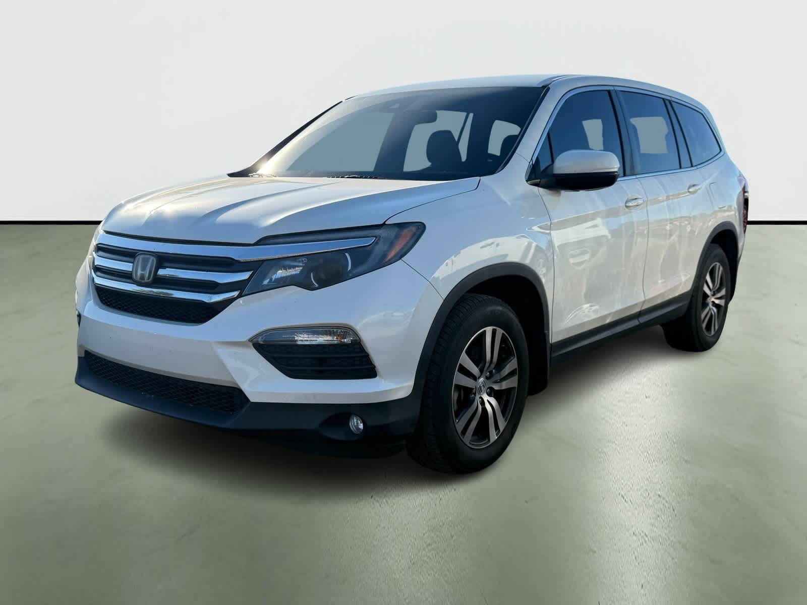 Thumbnail: 2016 Honda Pilot - 2