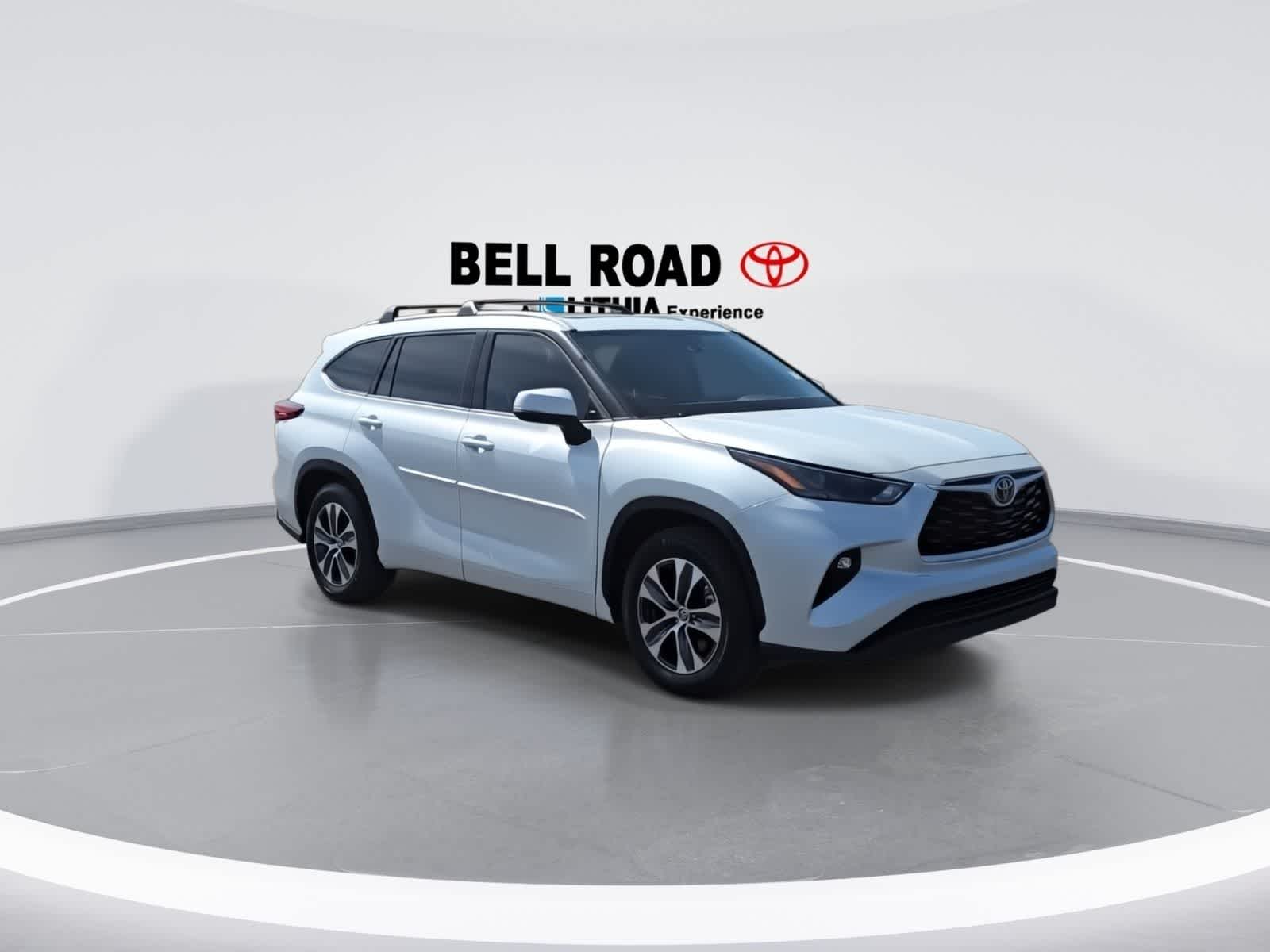 Thumbnail: 2022 Toyota Highlander - 2