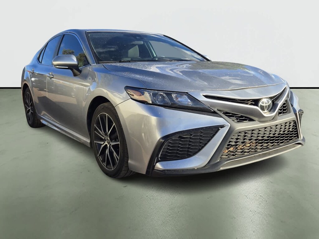 Used 2022 Toyota Camry SE Sedan