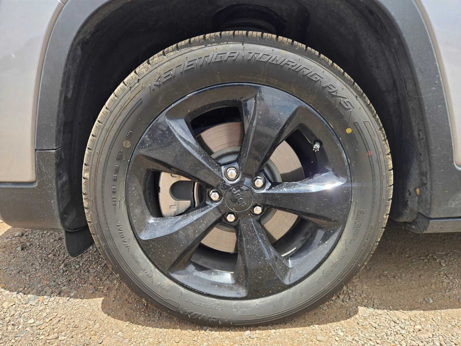 Thumbnail: 2021 Jeep Cherokee - 6