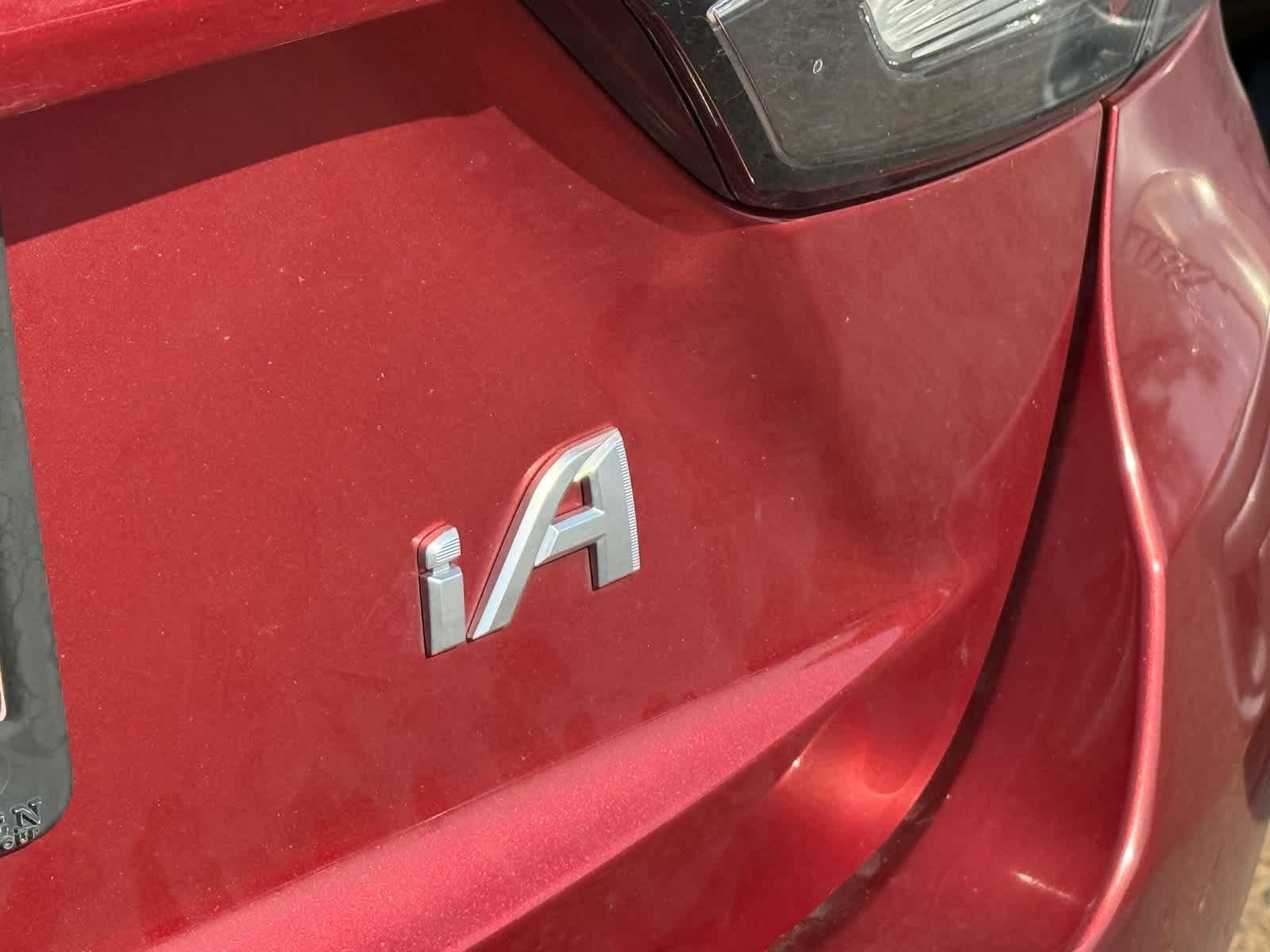 Thumbnail: 2018 Toyota Yaris iA - 10