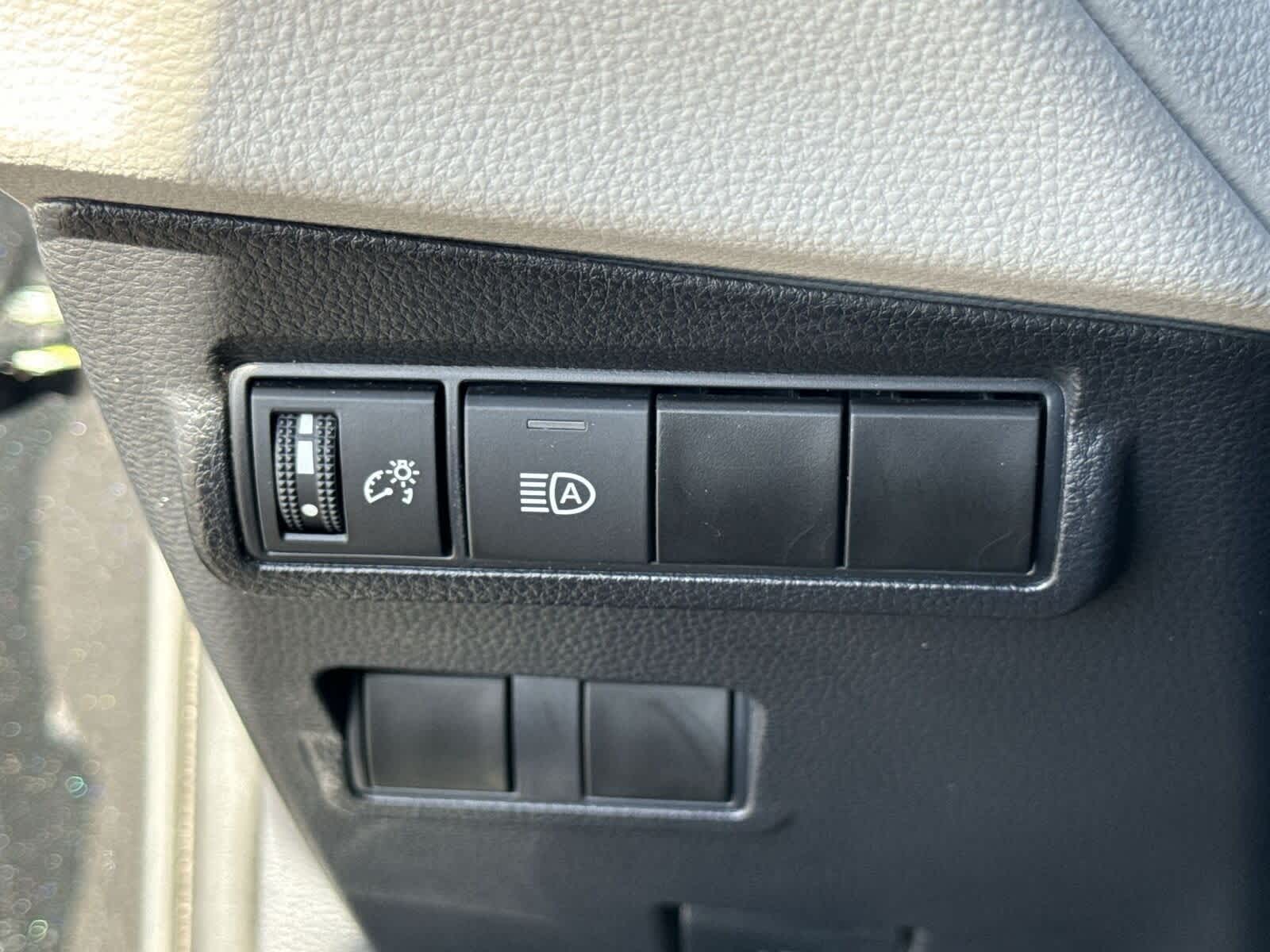 Thumbnail: 2024 Toyota Corolla Cross - 32