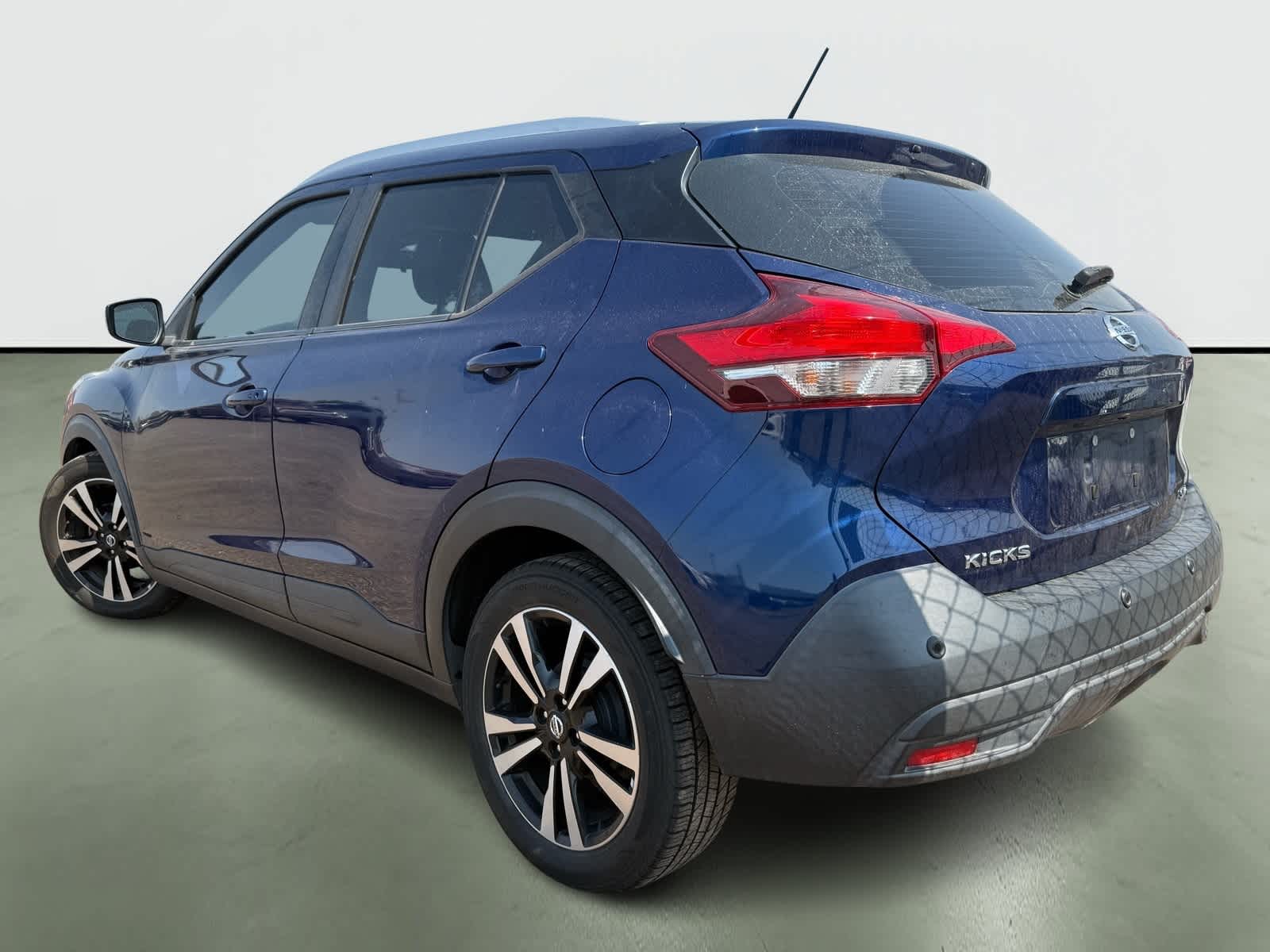 Thumbnail: 2020 Nissan Kicks - 3