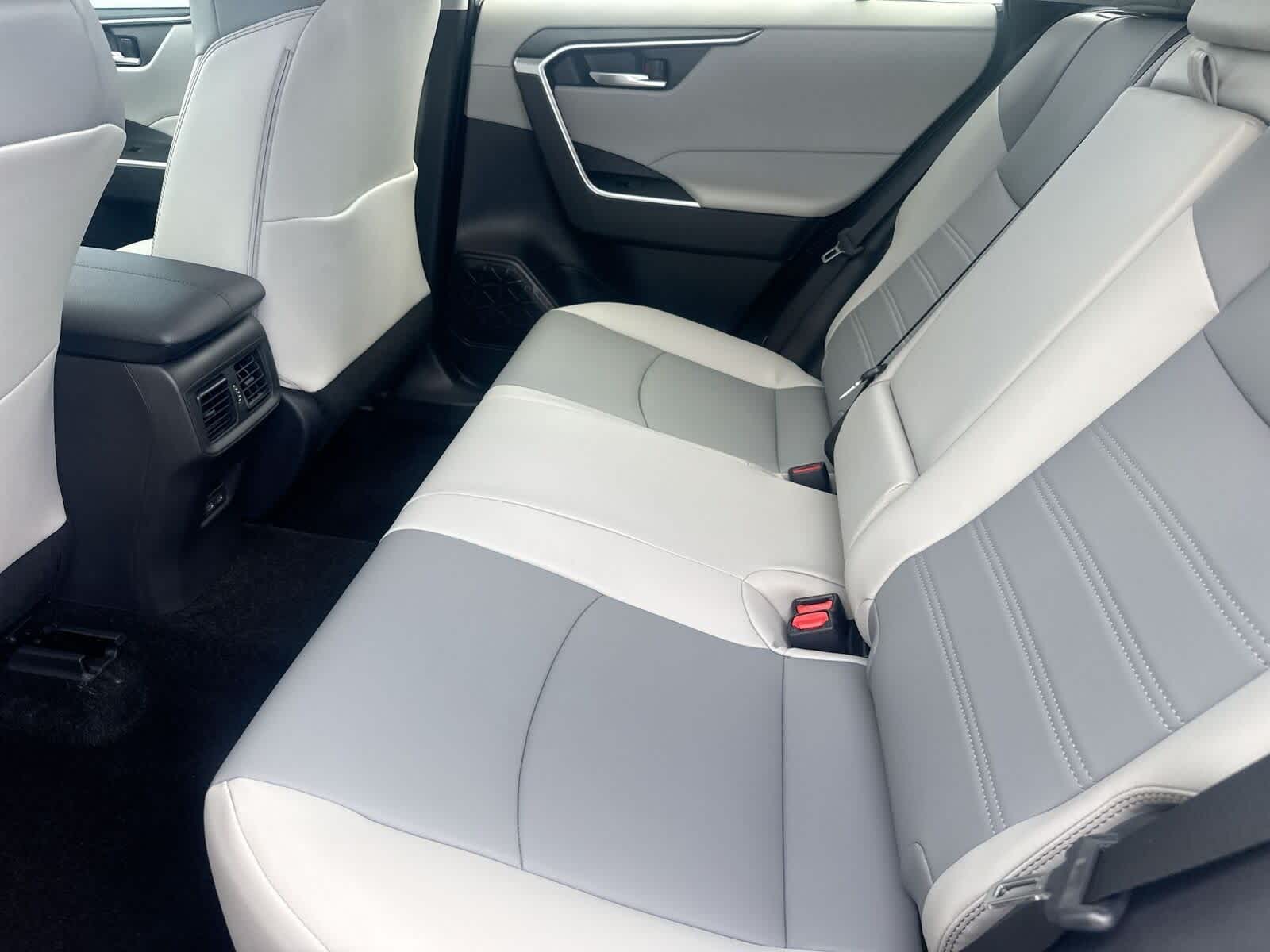 Thumbnail: 2025 Toyota RAV4 - 14