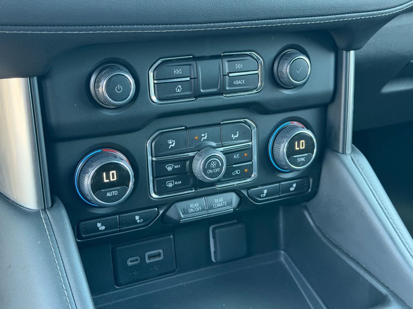 Thumbnail: 2024 Chevrolet Tahoe - 28