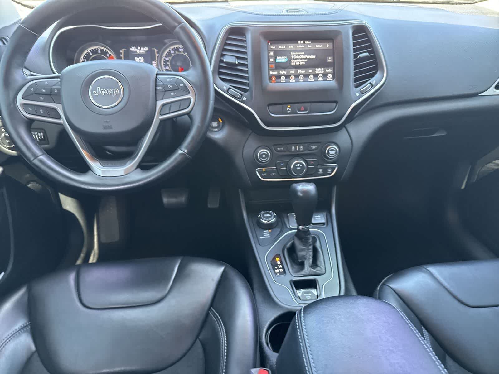 Thumbnail: 2019 Jeep Cherokee - 15